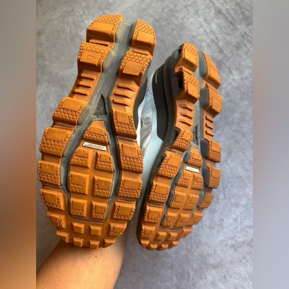 On Running Men's Gray and Black Sneakers - Picture 9 of 10